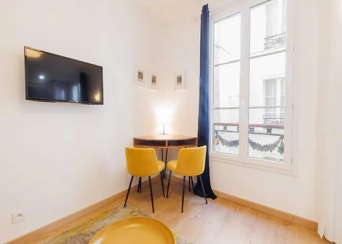 Charming In The Marais - Mobility Lease *